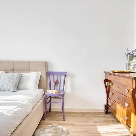 Apartment Joivy Chic Flat In De Angeli Milan