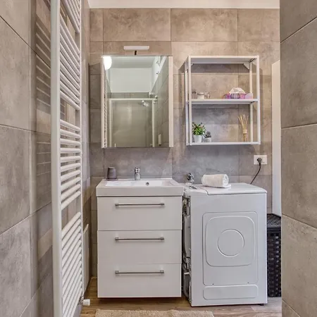 Joivy Chic Flat In De Angeli Apartment