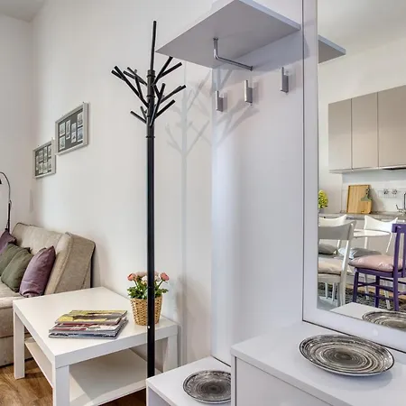 Joivy Chic Flat In De Angeli Apartment *