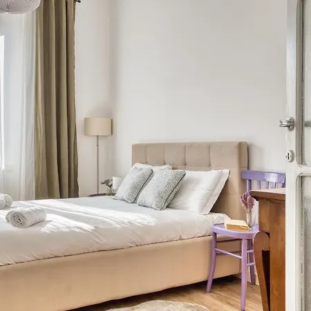 Apartment Joivy Chic Flat In De Angeli Milan